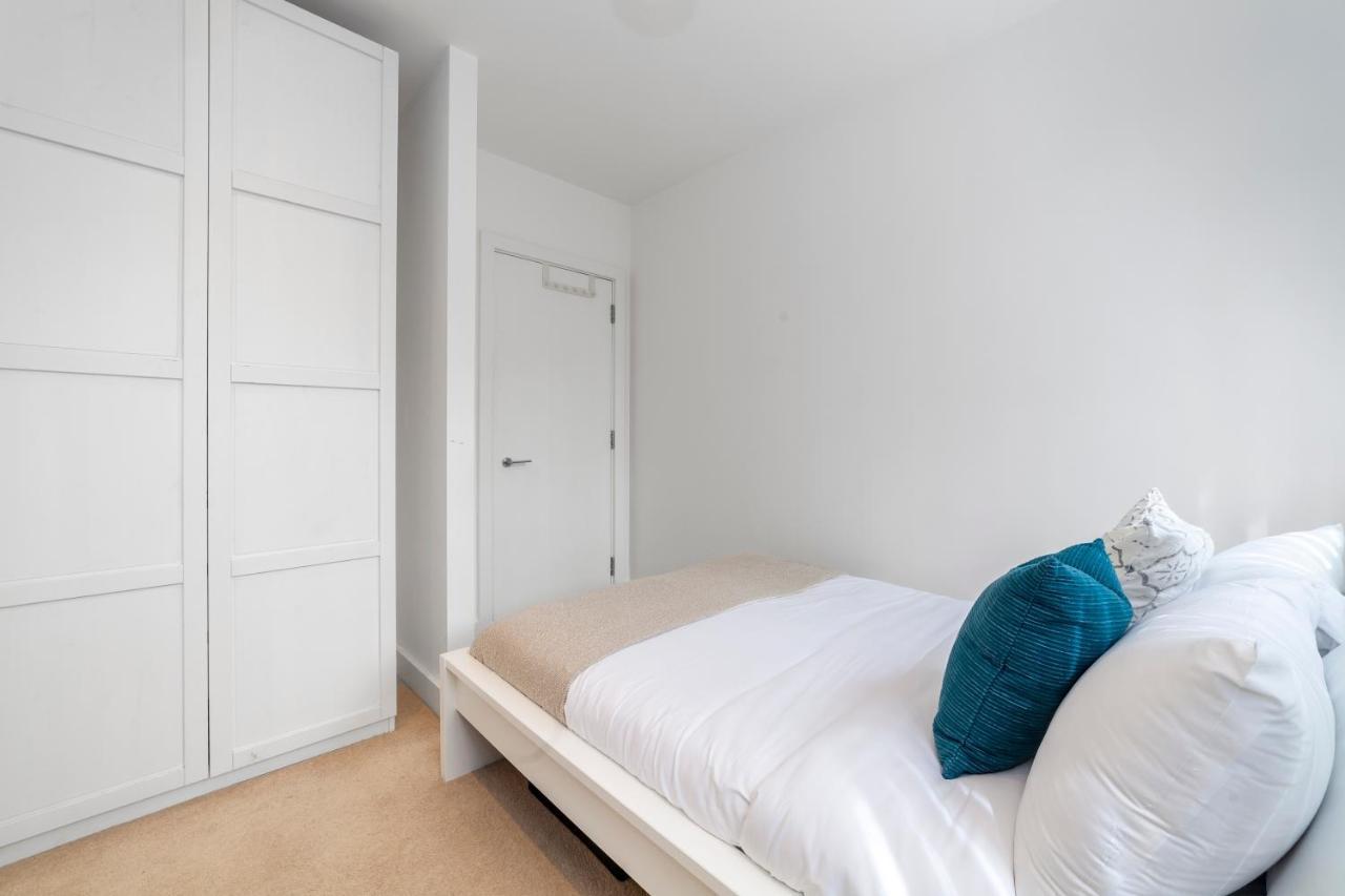 Appartamento Modern And Bright 2 Bdr Flat In Clapham Common Londra Esterno foto